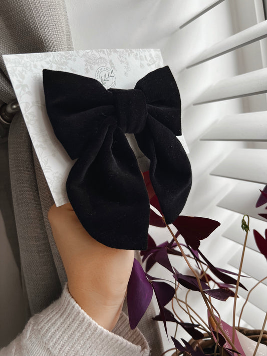 Black velvet bow