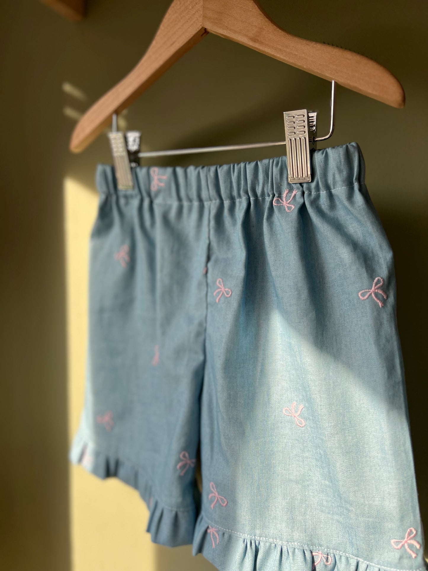Bow cotton frill shorts